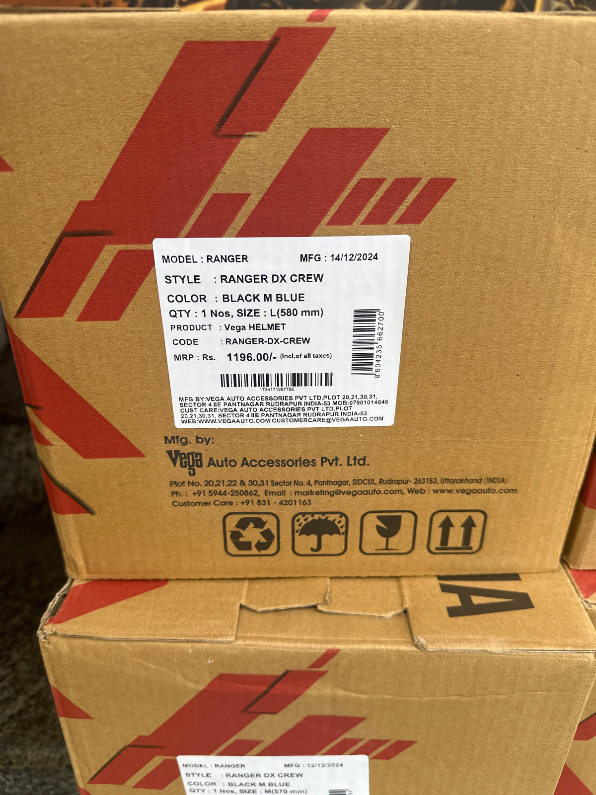 Vega Ranger DX Crew Black M Blue Helmet provides a sleek design with reliable safety and comfort for every ride.