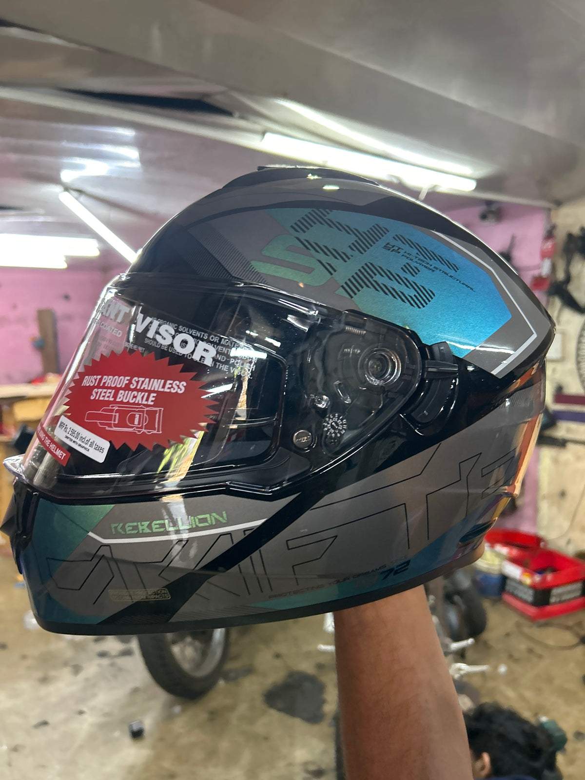 DRIFTER D6 REBELLION BLACK CHAMELEON N1 BLUE – High-quality motorcycle helmet with a unique black chameleon and blue design. Offers superior protection, comfort, and a secure fit for every ride. Available at the **best helmet shop in India**.