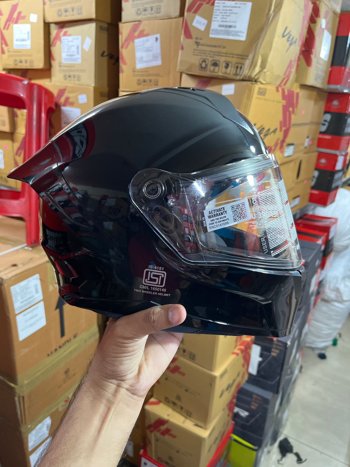 The Vega Sonic DX Solid helmet offers a sleek and minimalist design, perfect for riders who value both safety and style. With its durable construction, lightweight feel, and superior ventilation, this helmet ensures maximum comfort and protection during every ride. Ideal for urban commutes and long journeys alike.