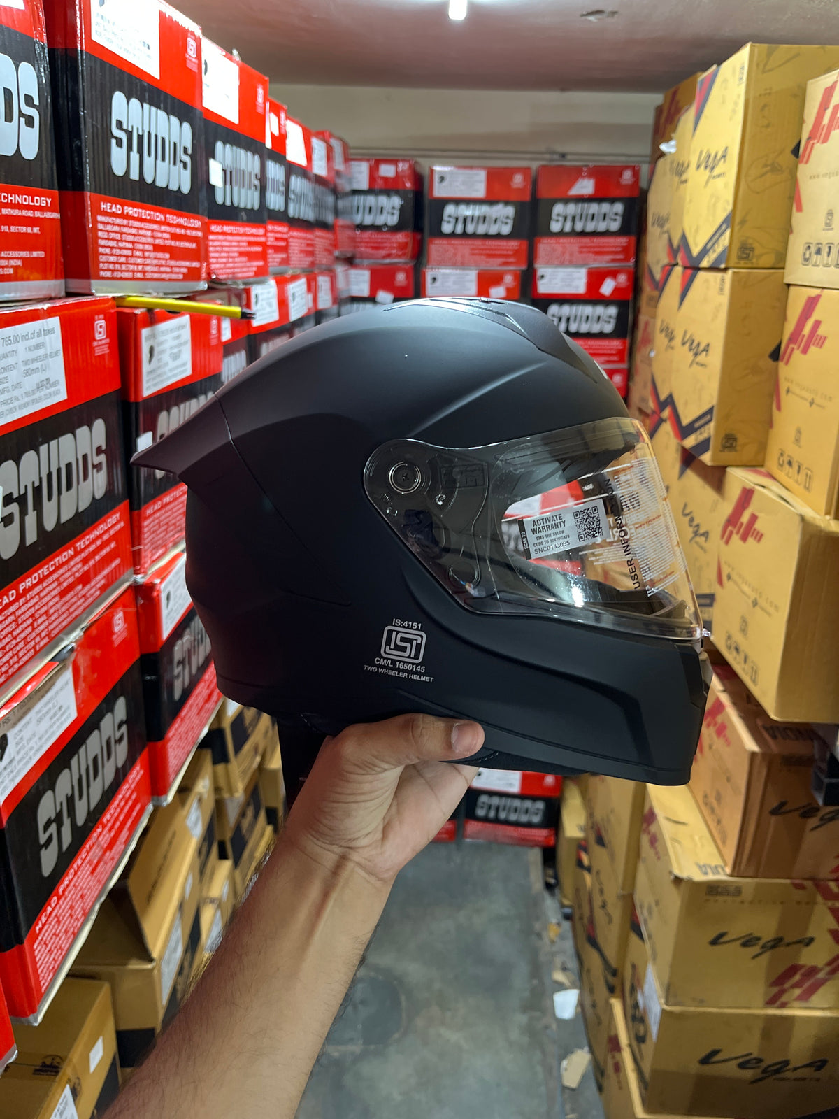 Vega Sonic DX Dull Black Helmet provides a sleek design with reliable safety and comfort for everyday rides.