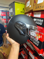 The VEGA CRUISER Dull Black helmet combines classic styling with premium safety. Featuring a lightweight design, comfortable padding, and a durable build, it’s ideal for everyday rides and long journeys.