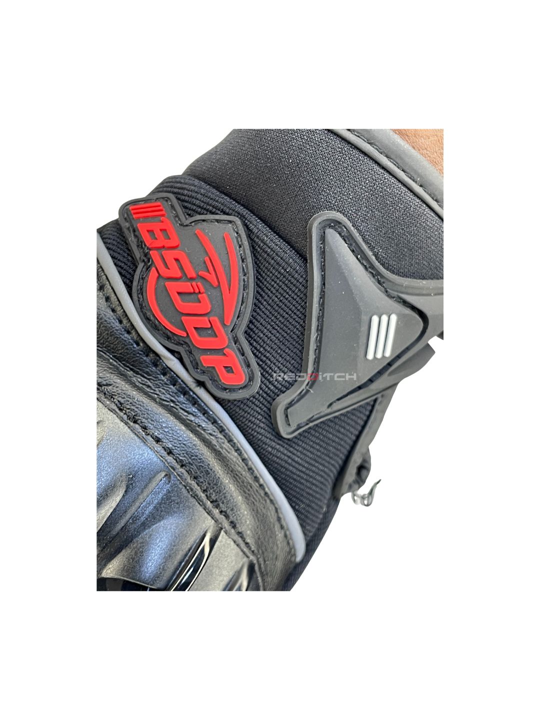 The BSDDP A0135 Gloves offer excellent grip, comfort, and protection for riders. Designed for durability and style, they are perfect for long rides and daily commutes.