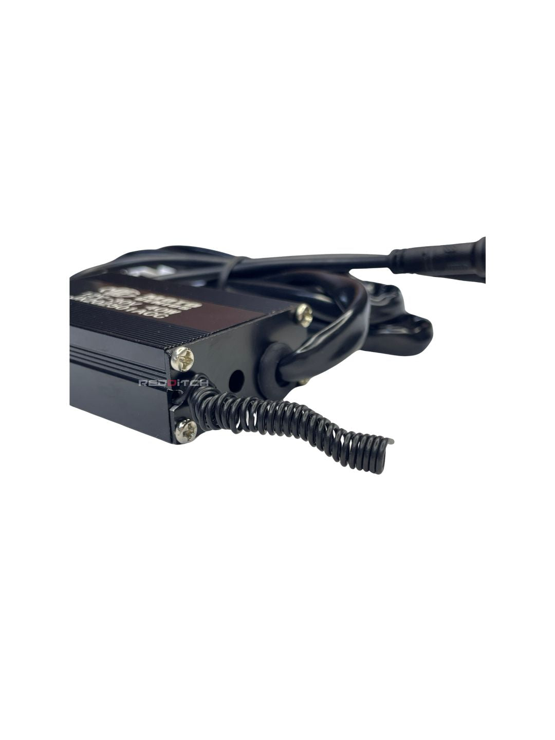 The Moto Genius DK 16 Fog Light delivers powerful illumination for enhanced visibility during night rides and foggy conditions. Durable and easy to install, it’s perfect for adventure enthusiasts.