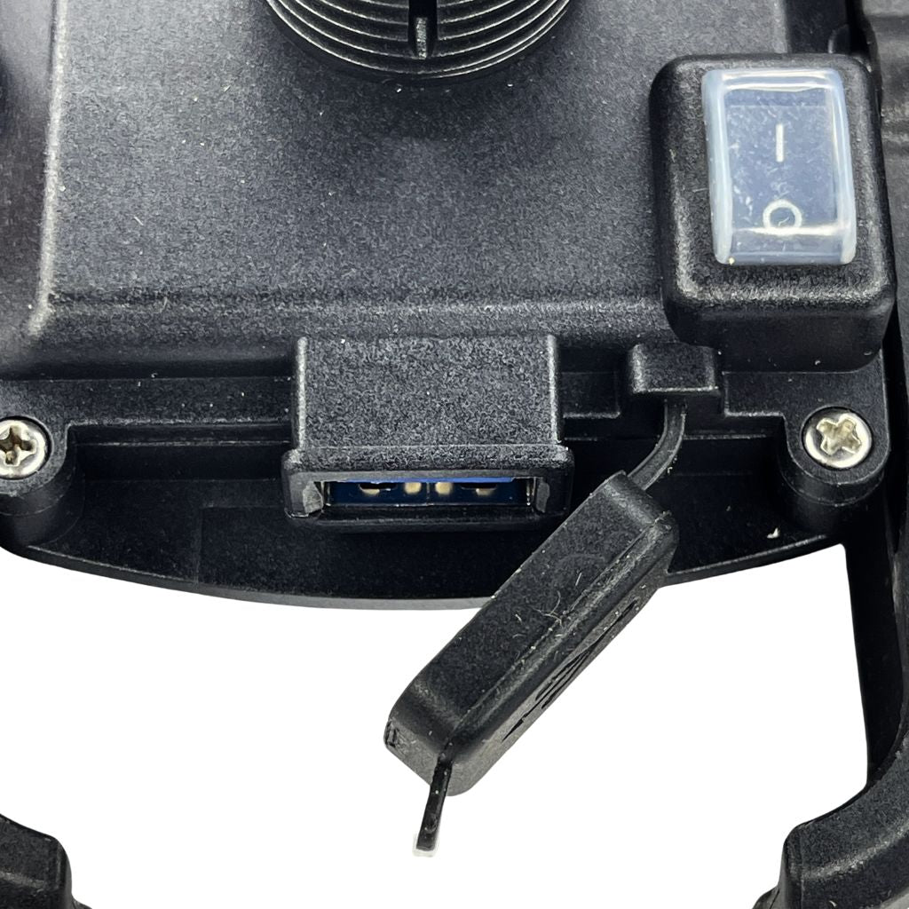 M8 MOBILE HOLDER WITH FAST CHARGER /BSDDP/MOTO MILES