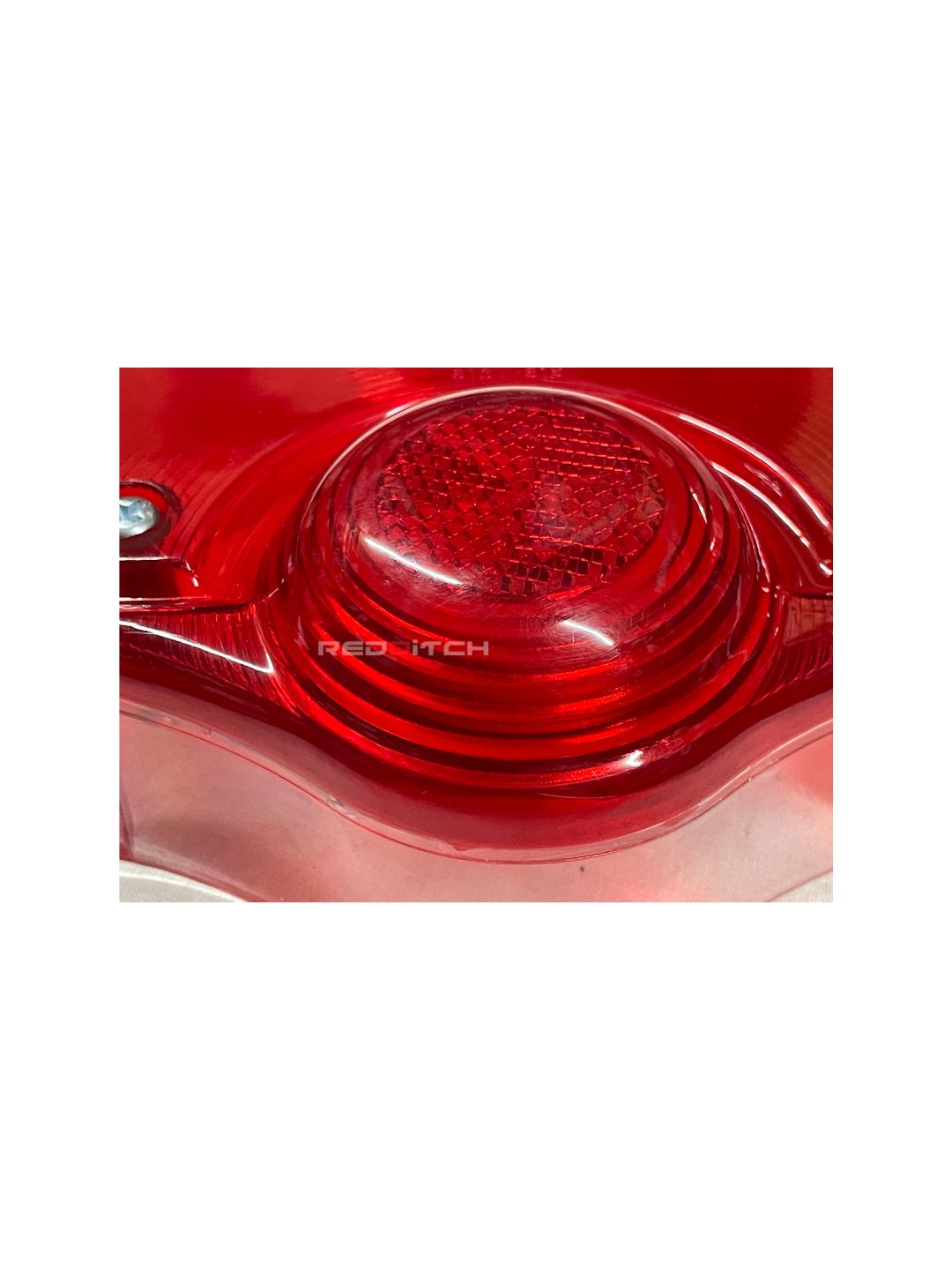 TAIL LIGHT BULLET OLD – Classic tail light designed for old-model Royal Enfield Bullet motorcycles. Ensures bright illumination, durability, and a vintage look. Available at the **best motor accessory shop in India**.