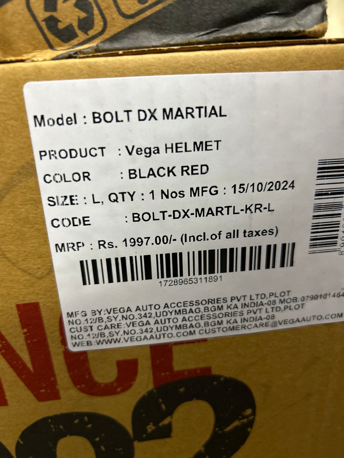 The Vega Bolt DX Martial Black Red helmet offers a stylish and sporty design with reliable protection. Its durable shell, snug fit, and efficient ventilation make it ideal for both city commutes and long rides. The black and red accents enhance its bold look.