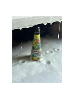 Space Lab7 Shampoo (300ml), a high-quality motorcycle and vehicle shampoo designed to clean and protect surfaces, leaving a shiny, streak-free finish with every wash.