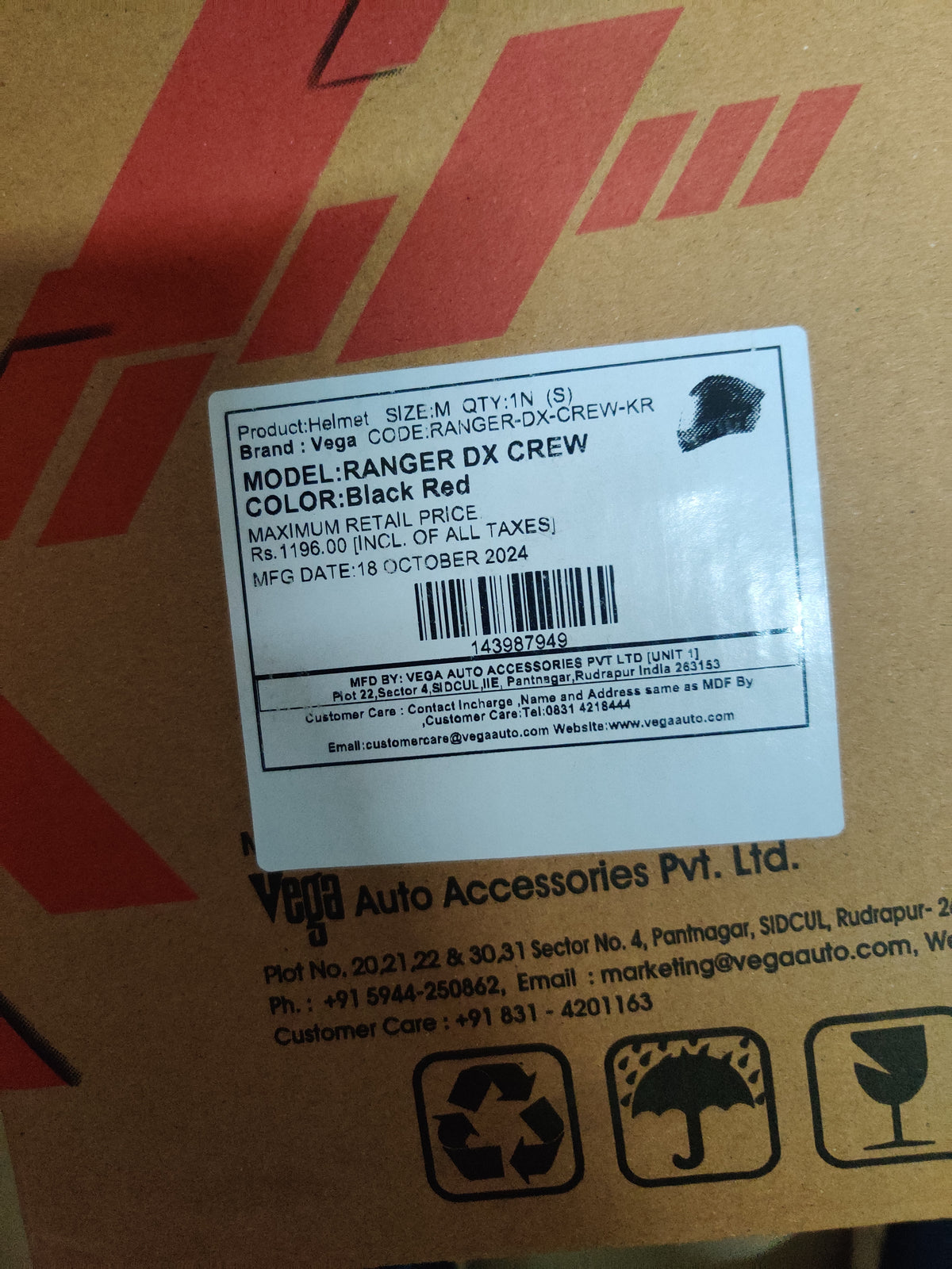 The VEGA Ranger DX Crew in Black and Red offers a stylish, aerodynamic design with enhanced comfort and protection. Perfect for everyday riders looking for a reliable helmet with a bold look.