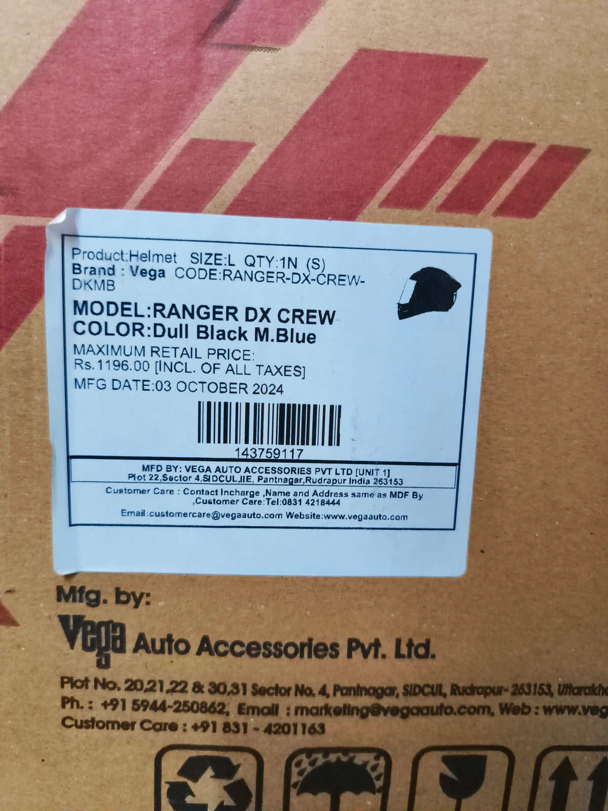 The VEGA Ranger DX Crew Dull Black with Matte Blue offers a sleek, stylish design combined with a comfortable fit. This helmet features durable construction, providing reliable protection with a modern look. Ideal for daily rides and long-distance journeys.
